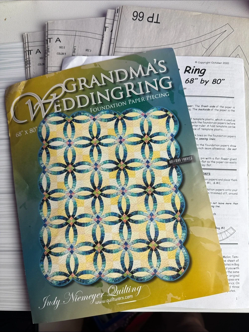 Grandma's Wedding Ring Foundation Paper Piecing Pattern - Blue & Cream